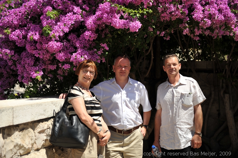DSC_1456.jpg - Ria Wigt, Peter Rudeforth and sound engineer Barry Walker in Jerusalem.